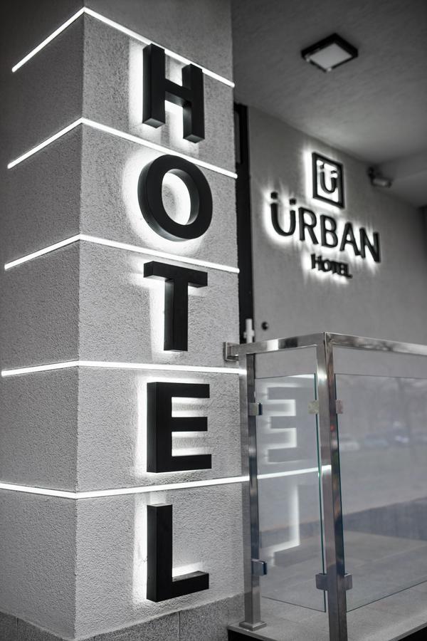 Urban Hotel Leopoli Esterno foto
